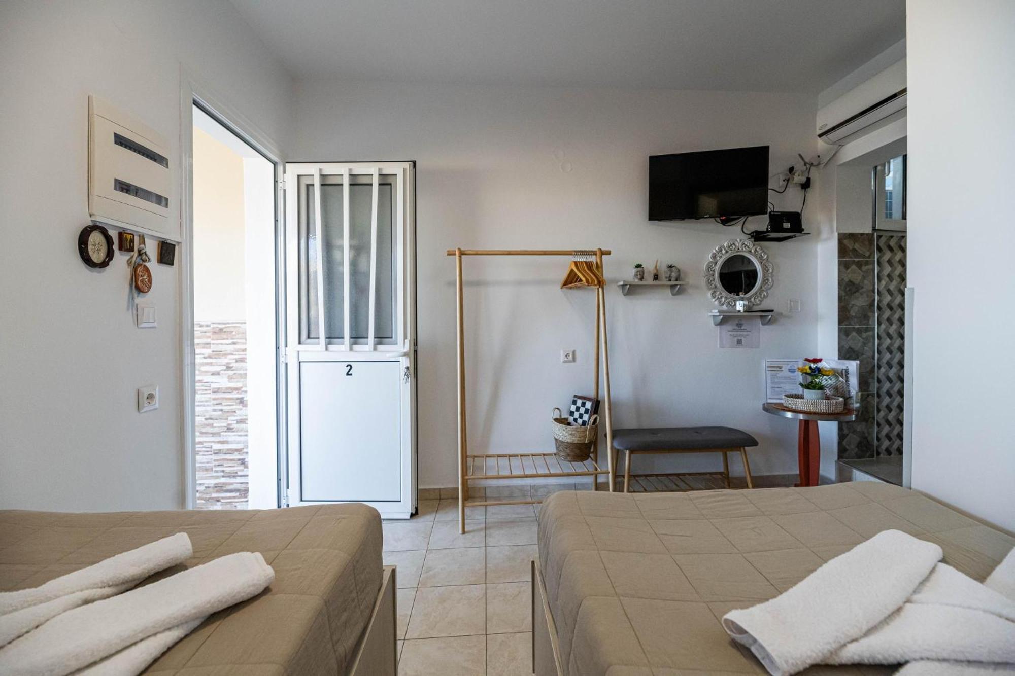 Aperanto Galazio Apartment Archangelos  Exterior foto